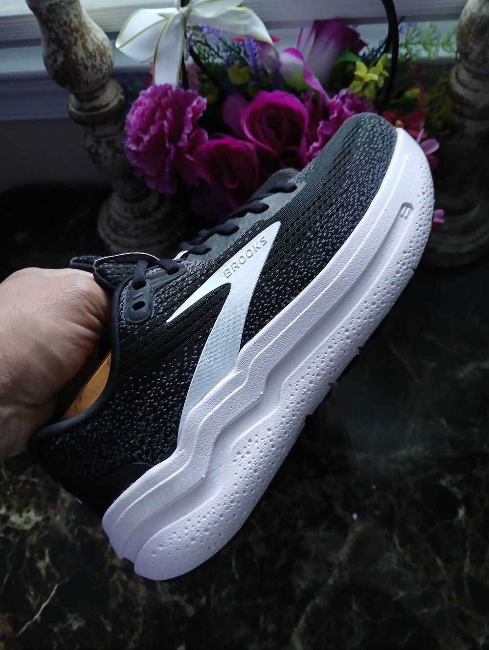 Brooks Ghost Max 2 Super Comfort/Athletic Medical Field Shoes Size 7 for Women - Picture 10 of 14